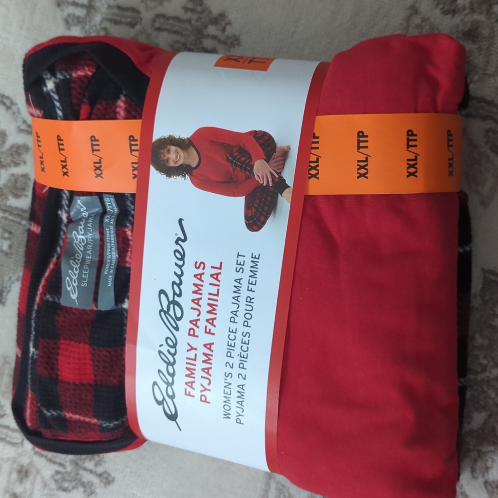 XXL Eddie Bauer Women Christmas Plaid
Fleece Sleep / Pajama 2 pc Set